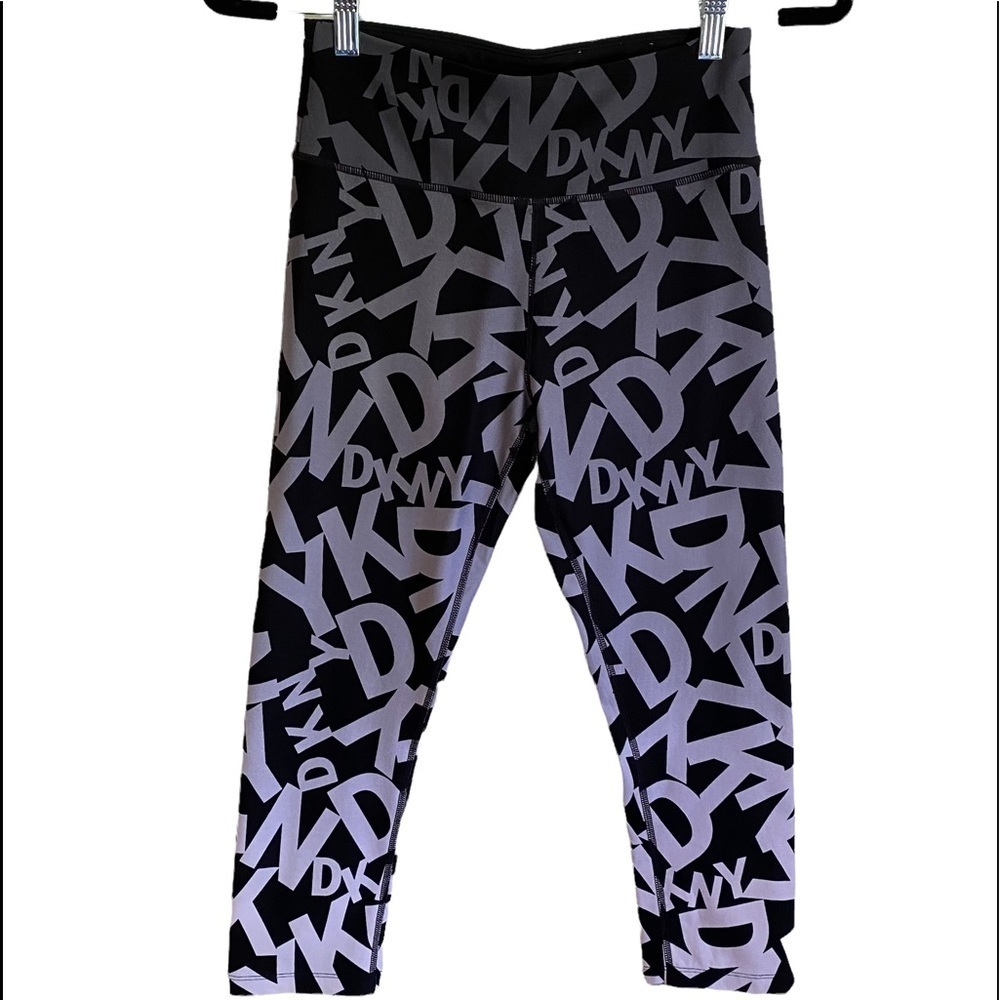 DKNY Sport‎ 3/4 length leggings with all-over DKNY print EUC Size: small